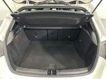 MERCEDES-BENZ A-CLASS 1.5 A180d SE Hatchback 5dr Diesel 7G-DCT Euro 6 (s/s) (116 ps)