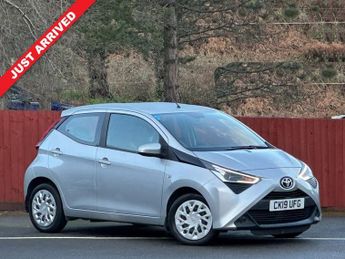 Toyota AYGO 1.0 VVT-i x-play Hatchback 5dr Petrol Manual Euro 6 (71 ps)
