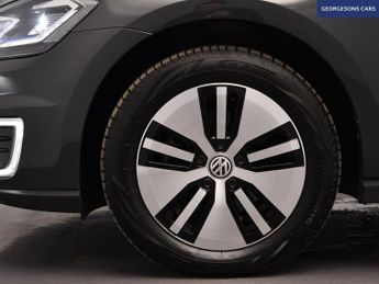 VOLKSWAGEN E-GOLF 35.8kWh e-Golf Hatchback 5dr Electric Auto (136 ps)