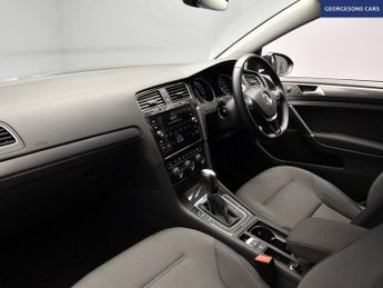 VOLKSWAGEN E-GOLF 35.8kWh e-Golf Hatchback 5dr Electric Auto (136 ps)