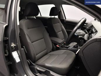 VOLKSWAGEN E-GOLF 35.8kWh e-Golf Hatchback 5dr Electric Auto (136 ps)