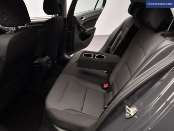 VOLKSWAGEN E-GOLF 35.8kWh e-Golf Hatchback 5dr Electric Auto (136 ps)