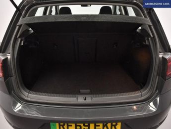 VOLKSWAGEN E-GOLF 35.8kWh e-Golf Hatchback 5dr Electric Auto (136 ps)