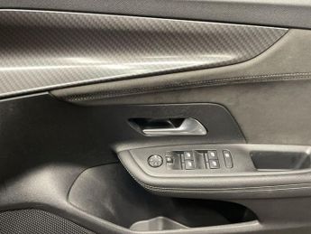 VAUXHALL MOKKA ELECTRIC 50kWh Ultimate SUV 5dr Electric Auto (136 ps)