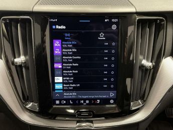 VOLVO XC60 2.0 B5 MHEV Plus SUV 5dr Petrol Hybrid Auto AWD Euro 6 (s/s) (25