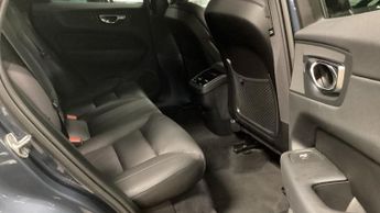 VOLVO XC60 2.0 B5 MHEV Plus SUV 5dr Petrol Hybrid Auto AWD Euro 6 (s/s) (25