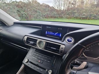 LEXUS IS 2.5 300h Executive Edition Saloon 4dr Petrol Hybrid E-CVT Euro 6