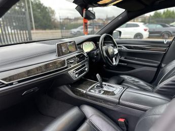 BMW 7 SERIES 3.0 740d M Sport Saloon 4dr Diesel Auto xDrive Euro 6 (s/s) (320