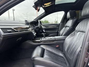 BMW 7 SERIES 3.0 740d M Sport Saloon 4dr Diesel Auto xDrive Euro 6 (s/s) (320