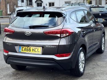 HYUNDAI TUCSON 1.7 CRDi Blue Drive SE Nav SUV 5dr Diesel DCT Euro 6 (s/s) (141 