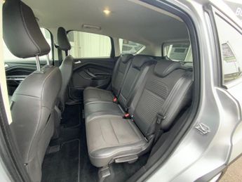 FORD KUGA 1.5 TDCi Titanium SUV 5dr Diesel Powershift Euro 6 (s/s) (120 ps