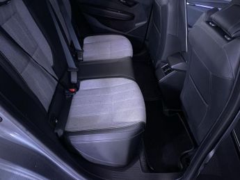 RENAULT MEGANE E-TECH comfort range 60kWh iconic Hatchback 5dr Electric Auto (220 ps)