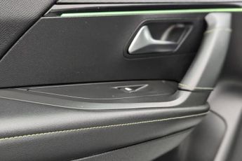 PEUGEOT E-2008 50kWh GT SUV 5dr Electric Auto (136 ps)