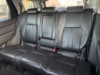 LAND ROVER DISCOVERY SPORT 2.0 TD4 HSE Black SUV 5dr Diesel Auto 4WD Euro 6 (s/s) (180 ps)