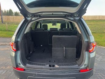 LAND ROVER DISCOVERY SPORT 2.0 TD4 HSE Black SUV 5dr Diesel Auto 4WD Euro 6 (s/s) (180 ps)