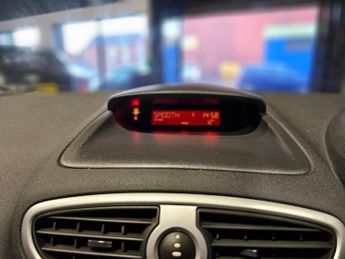 RENAULT CLIO 1.4 16v Dynamique Hatchback 5dr Petrol Manual (158 g/km, 98 bhp)