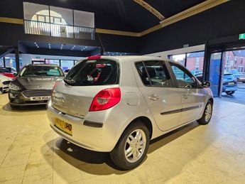 RENAULT CLIO 1.4 16v Dynamique Hatchback 5dr Petrol Manual (158 g/km, 98 bhp)