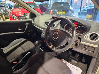 RENAULT CLIO 1.4 16v Dynamique Hatchback 5dr Petrol Manual (158 g/km, 98 bhp)
