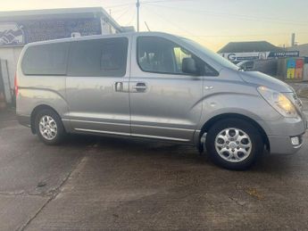 HYUNDAI i800 2.5 CRDi Style MPV 5dr Diesel Auto Euro 5 (170 ps)