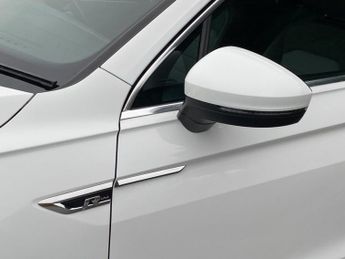 VOLKSWAGEN TIGUAN 1.5 TSI EVO R-Line Tech SUV 5dr Petrol DSG Euro 6 (s/s) (150 ps)