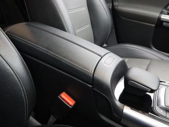 MERCEDES-BENZ GLA CLASS 1.3 GLA250e 15.6kWh Exclusive Edition SUV 5dr Petrol Plug-in Hyb