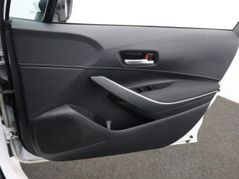 TOYOTA COROLLA 2.0 VVT-h GPF Icon Tech Hatchback 5dr Petrol Hybrid CVT Euro 6 (