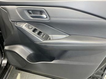 NISSAN QASHQAI 1.3 DIG-T MHEV Acenta Premium SUV 5dr Petrol Hybrid XTRON Euro 6