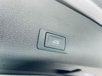 AUDI E-TRON 50 Technik SUV 5dr Electric Auto quattro 71.2kWh (313 ps)