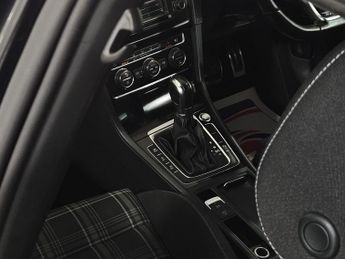 VOLKSWAGEN GOLF 2.0 TDI BlueMotion Tech GTD Hatchback 5dr Diesel DSG Euro 6 (s/s