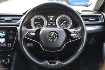 SKODA SUPERB 1.4 TSI iV 13kWh SE L Hatchback 5dr Petrol Plug-in Hybrid DSG Eu