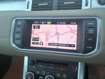 LAND ROVER RANGE ROVER EVOQUE 2.2 SD4 Pure Tech SUV 5dr Diesel Auto 4WD Euro 5 (s/s) (190 ps)