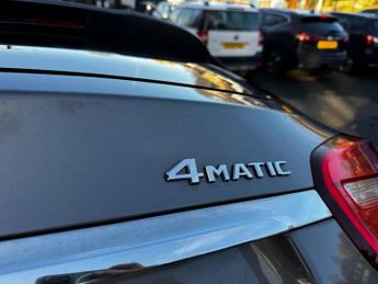 MERCEDES-BENZ GLA 2.1 GLA220d AMG Line (Premium) SUV 5dr Diesel 7G-DCT 4MATIC Euro