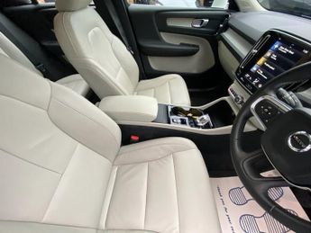 VOLVO XC40 2.0 D3 Inscription SUV 5dr Diesel Auto Euro 6 (s/s) (150 ps)