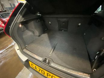 VOLVO XC40 2.0 B4 MHEV Inscription Pro SUV 5dr Petrol Hybrid Auto Euro 6 (s