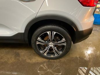 VOLVO XC40 2.0 B4 MHEV Inscription Pro SUV 5dr Petrol Hybrid Auto Euro 6 (s