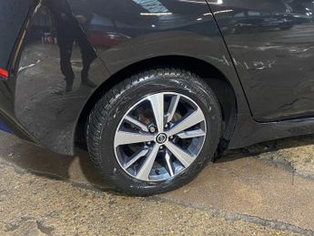 NISSAN LEAF 40kWh Acenta Hatchback 5dr Electric Auto (150 ps)