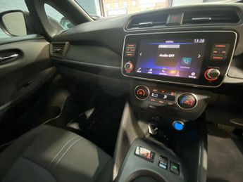 NISSAN LEAF 40kWh Acenta Hatchback 5dr Electric Auto (150 ps)