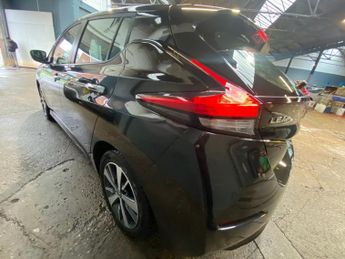 NISSAN LEAF 40kWh Acenta Hatchback 5dr Electric Auto (150 ps)