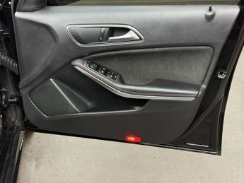 MERCEDES-BENZ A-CLASS 1.5 A180d AMG Line (Executive) Hatchback 5dr Diesel 7G-DCT Euro 