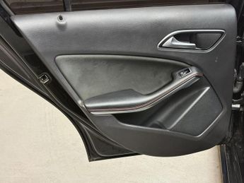 MERCEDES-BENZ A-CLASS 1.5 A180d AMG Line (Executive) Hatchback 5dr Diesel 7G-DCT Euro 