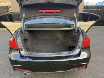 BMW 3 SERIES 3.0 330d M Sport Saloon 4dr Diesel Auto Euro 5 (s/s) (258 ps)