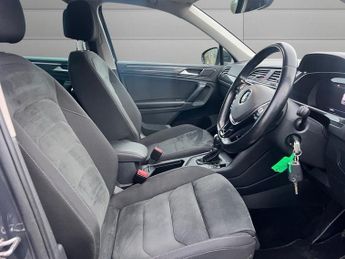 VOLKSWAGEN TIGUAN 2.0 TDI BlueMotion Tech SEL SUV 5dr Diesel DSG Euro 6 (s/s) (150