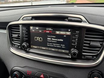 KIA SORENTO 2.2 CRDi KX-3 SUV 5dr Diesel Auto AWD Euro 6 (197 bhp)