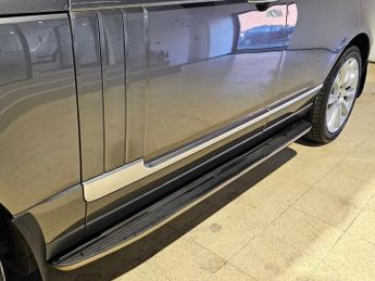 LAND ROVER RANGE ROVER 4.4 SD V8 Autobiography SUV 5dr Diesel Auto 4WD Euro 5 (339 ps)