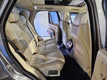 LAND ROVER RANGE ROVER 4.4 SD V8 Autobiography SUV 5dr Diesel Auto 4WD Euro 5 (339 ps)
