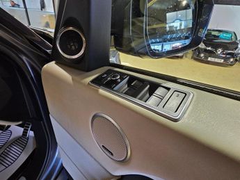 LAND ROVER RANGE ROVER 4.4 SD V8 Autobiography SUV 5dr Diesel Auto 4WD Euro 5 (339 ps)