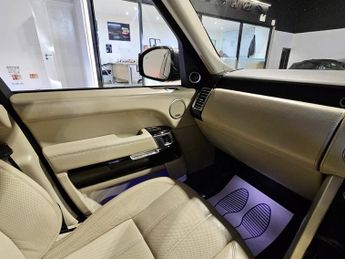 LAND ROVER RANGE ROVER 4.4 SD V8 Autobiography SUV 5dr Diesel Auto 4WD Euro 5 (339 ps)