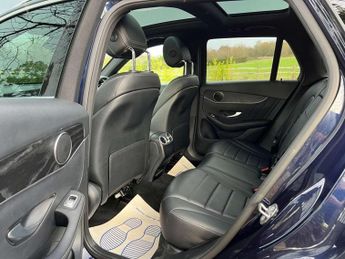 MERCEDES-BENZ GLC 2.0 GLC 250 AMG Line Premium 4Matic Auto 4WD 5dr