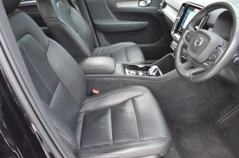 VOLVO XC40 2.0 B4 MHEV Inscription SUV 5dr Petrol Hybrid Auto Euro 6 (s/s) 