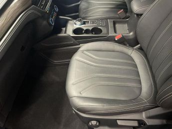 FORD KUGA 2.5h Duratec Vignale SUV 5dr Petrol Hybrid CVT Euro 6 (s/s) (190